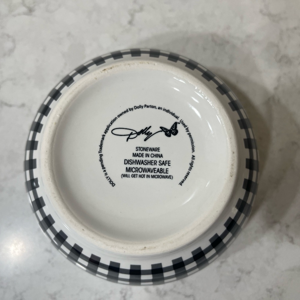 Dolly Parton Buffalo Plaid Serving Platter, 4 Appetizer Plates & 4 Bowls Set - Picture 6 of 11